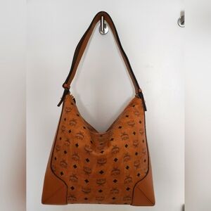MCM LARGE KLARA HOBO
